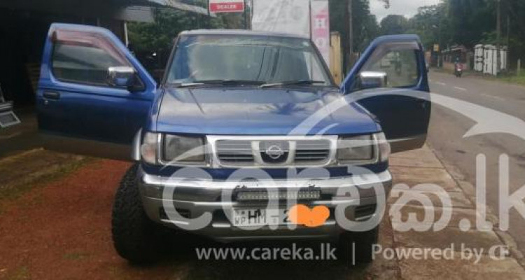 NISSAN D22 2003