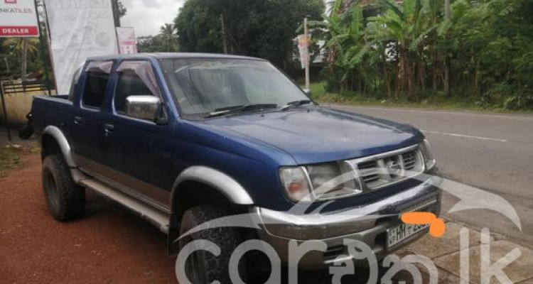 NISSAN D22 2003
