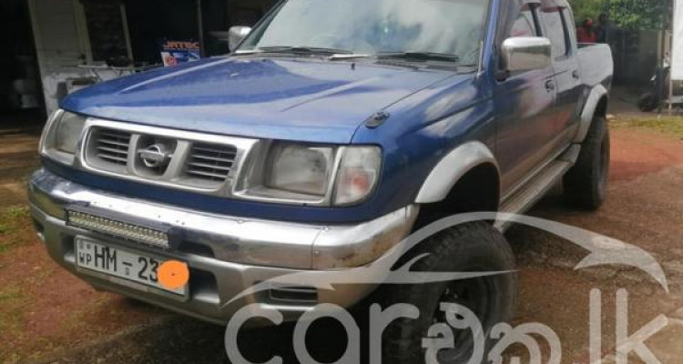 NISSAN D22 2003