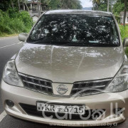 NISSAN TIIDA 2010