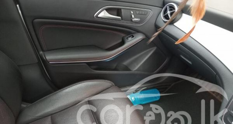 MERCEDES BENZ CLA180 2017
