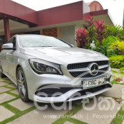 MERCEDES BENZ CLA180 2017