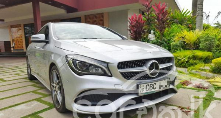 MERCEDES BENZ CLA180 2017