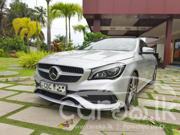 MERCEDES BENZ CLA180 2017