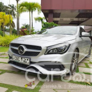 MERCEDES BENZ CLA180 2017