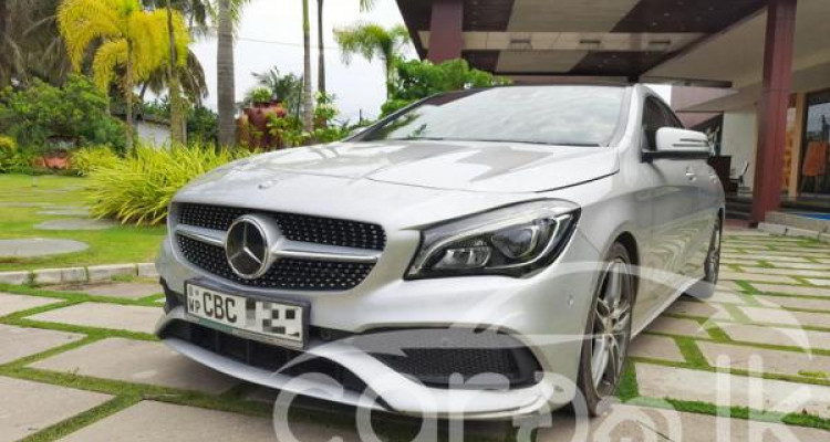 MERCEDES BENZ CLA180 2017
