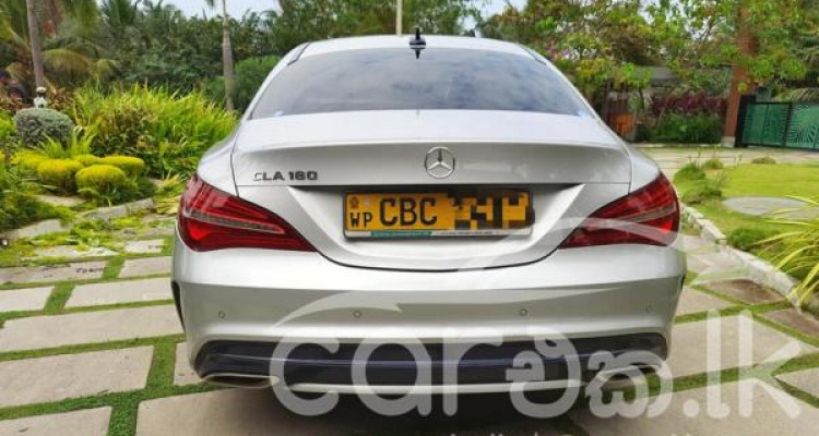 MERCEDES BENZ CLA180 2017