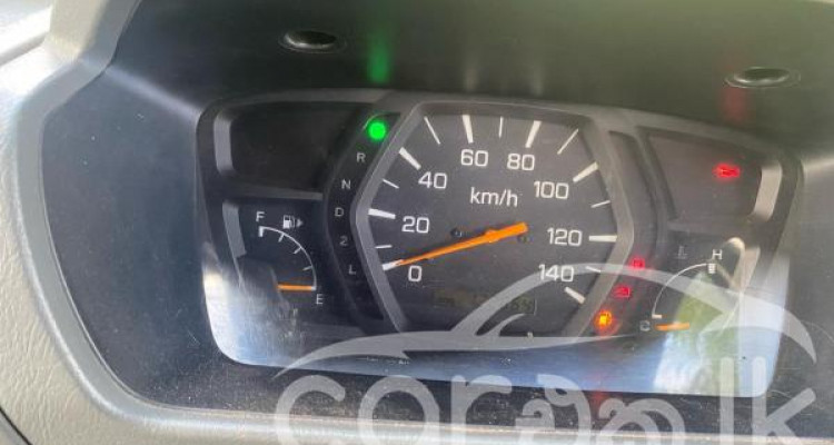 MITSUBISHI MINICAB 2003
