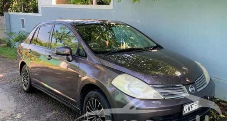 NISSAN TIIDA 2007