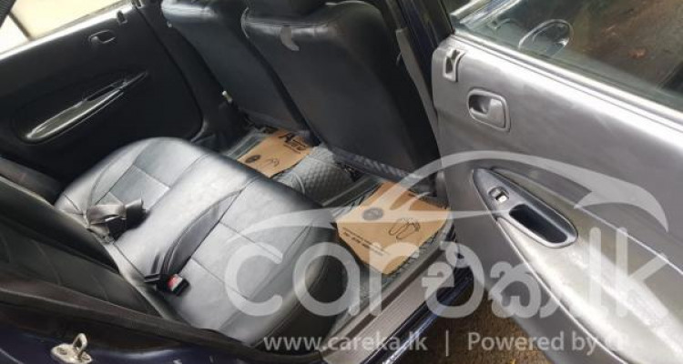 MAZDA FAMILIA 1996