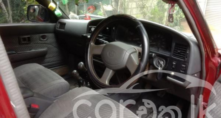 TOYOTA HILUX LN107 1997