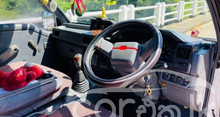 MITSUBISHI DELICA L300 1991