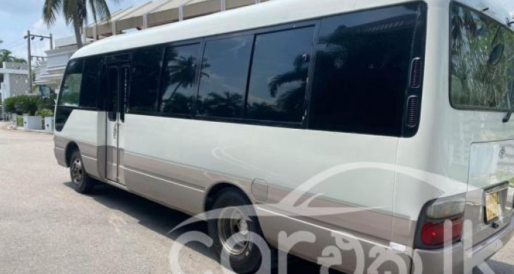 TOYOTA COASTER 2005