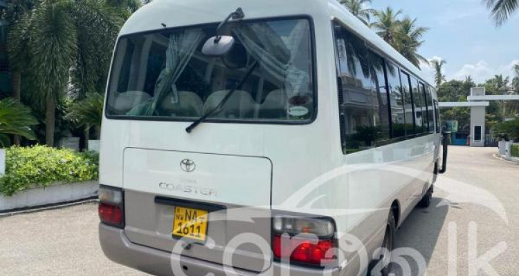 TOYOTA COASTER 2005