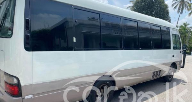 TOYOTA COASTER 2005