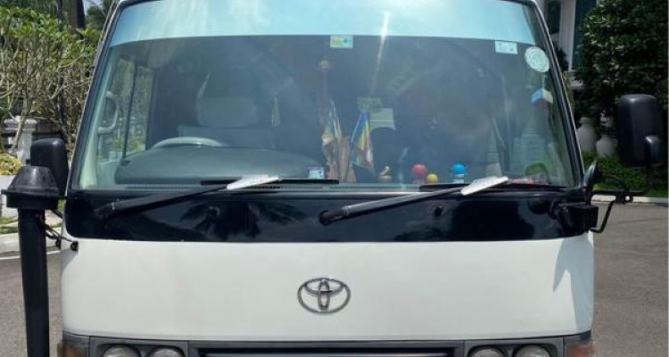TOYOTA COASTER 2005