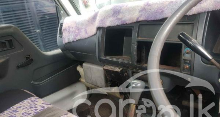 TOYOTA DYNA 150D 1999