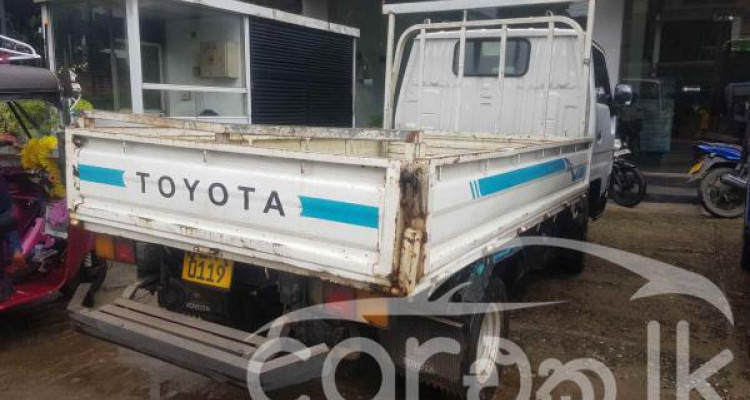 TOYOTA DYNA 150D 1999