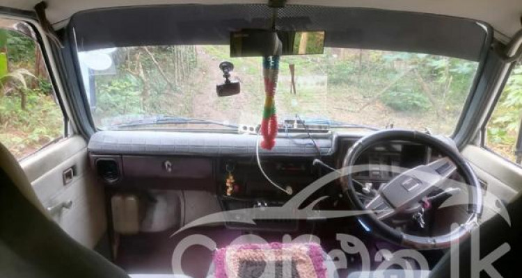 TOYOTA HIACE LH30 1980