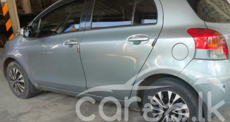 TOYOTA VITZ 2008