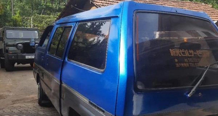 NISSAN LARGO 1992
