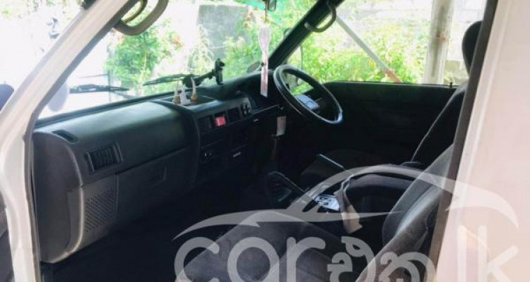 MITSUBISHI L300 PO5 2000