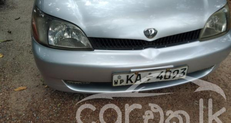 TOYOTA PLATZ 2002