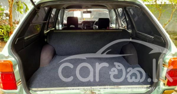 TOYOTA COROLLA DX WAGON KE72 1985