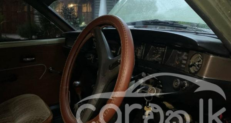 NISSAN SUNNY B211 1976