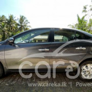 TOYOTA YARIS 2019