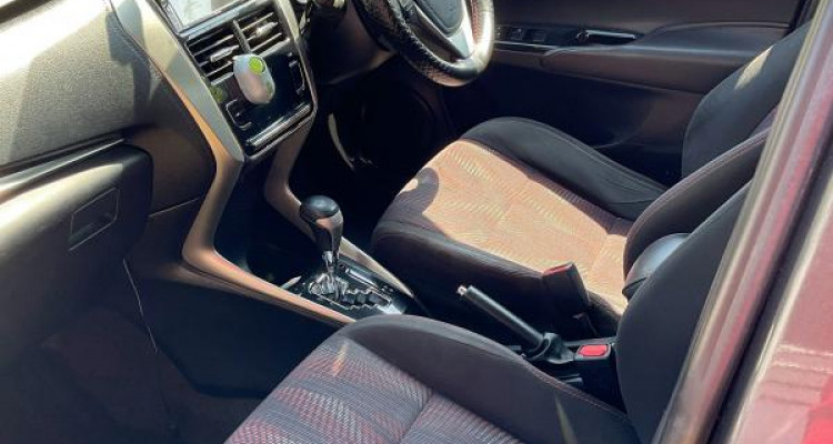 TOYOTA YARIS 2019