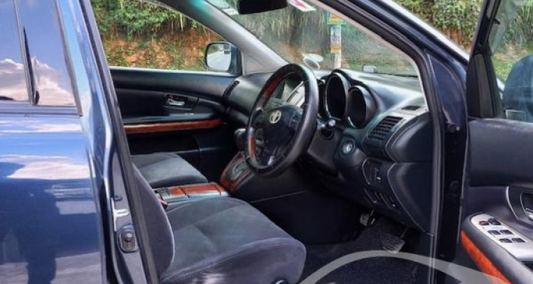 TOYOTA HARRIER 2005