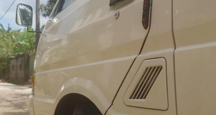 NISSAN VANETTE 1993