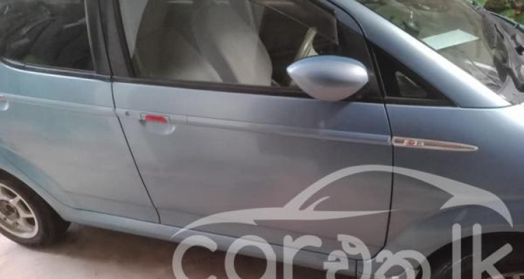 SUBARU R2 2004