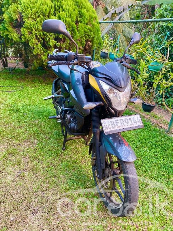 BAJAJ PULSAR NS150 2016