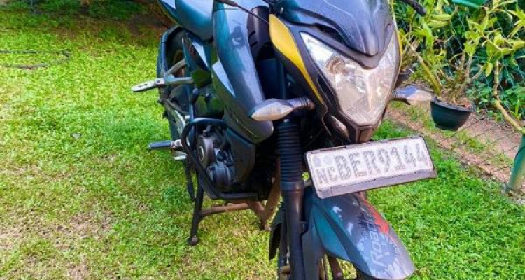 BAJAJ PULSAR NS150 2016