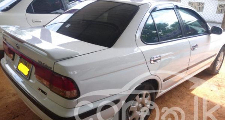 NISSAN SUNNY 2001