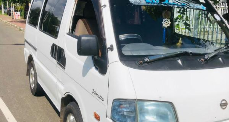 NISSAN VANETTE 2002