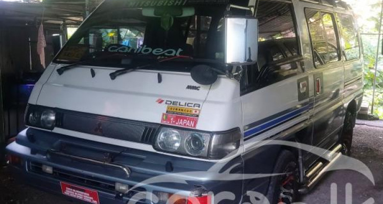 MITSUBISHI DELICA 1987