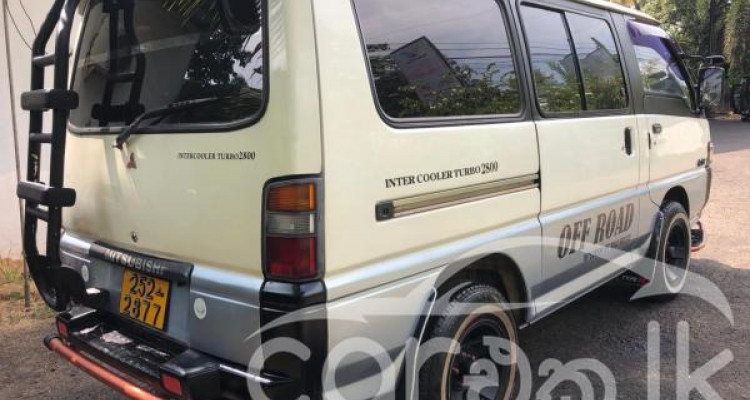 MITSUBISHI DELICA 1993