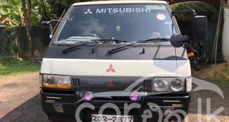 MITSUBISHI DELICA 1993