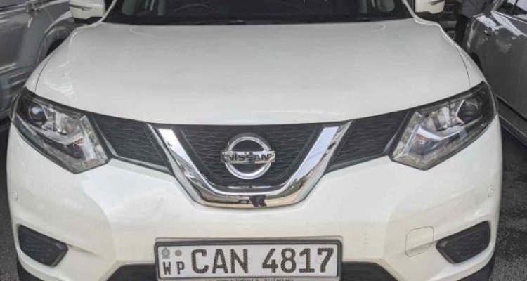 NISSAN X TRAIL 2015