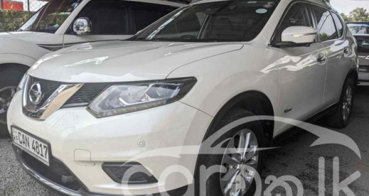 NISSAN X TRAIL 2015