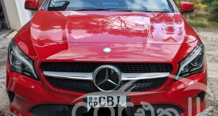 MERCEDES BENZ CLA180 2017