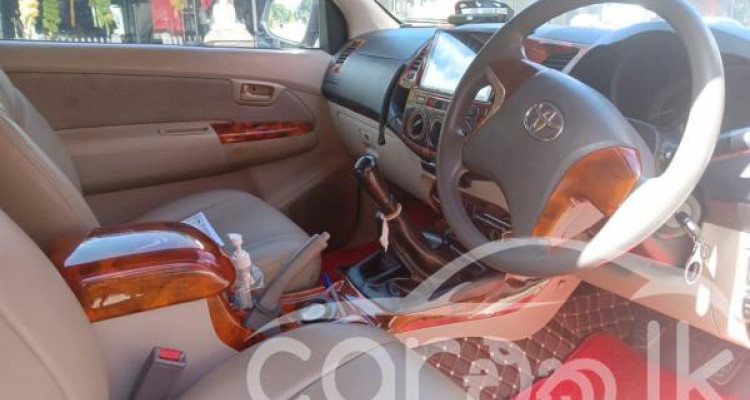 TOYOTA HILUX 2011