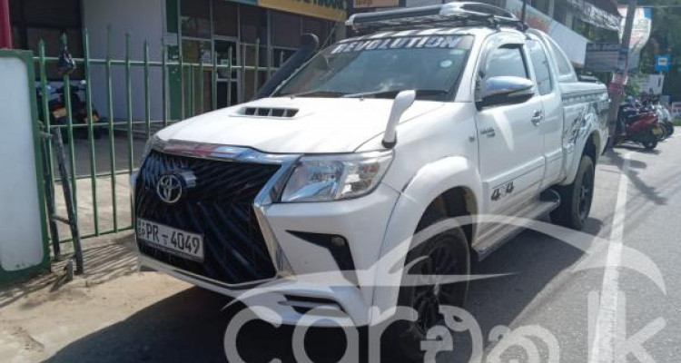 TOYOTA HILUX 2011