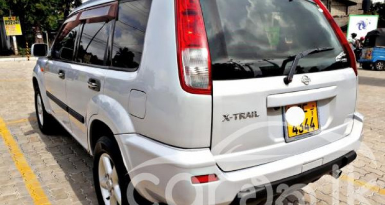NISSAN X TRAIL 2000