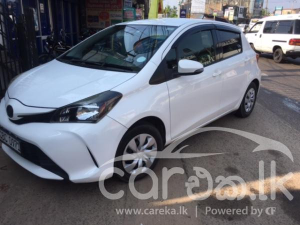 TOYOTA VITZ 2015