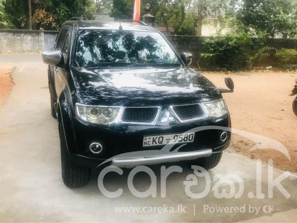 MITSUBISHI MONTERO SPORT 2011