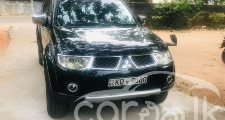 MITSUBISHI MONTERO SPORT 2011
